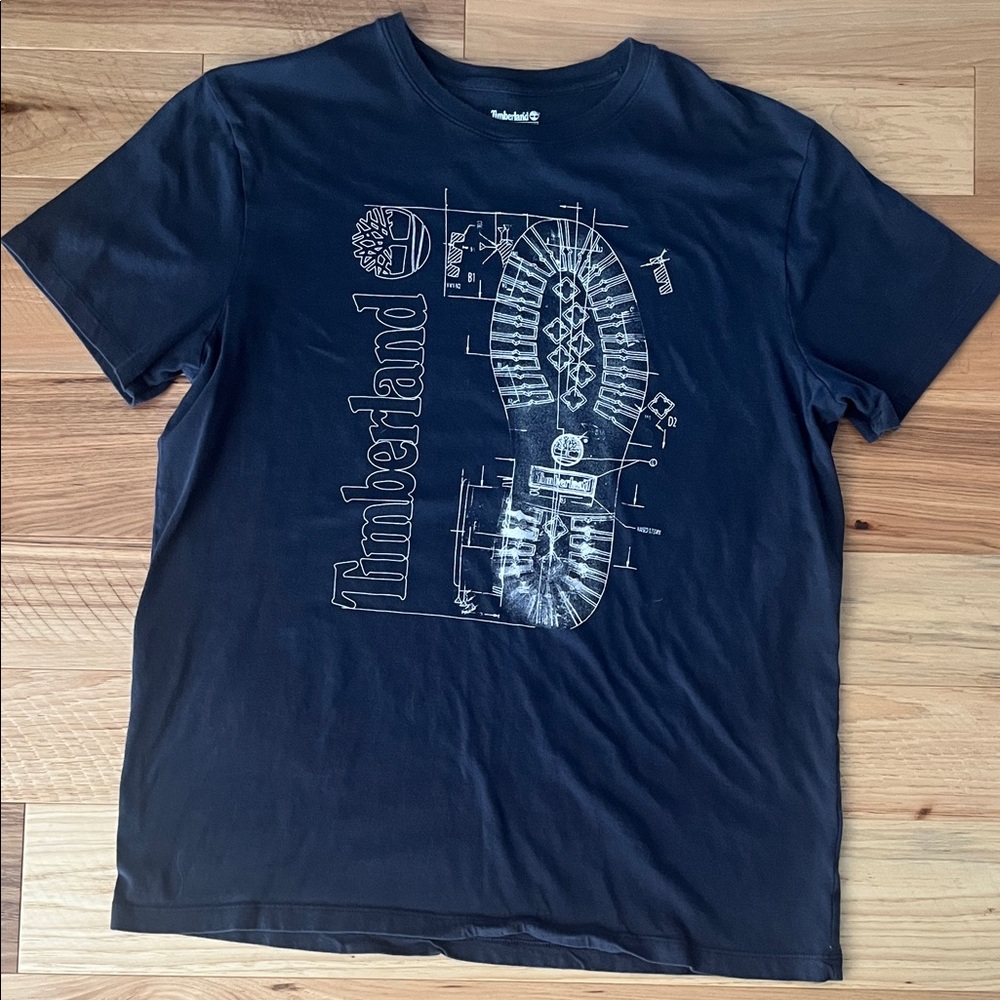 Timberland Men's navy blue Graphic Tee size large